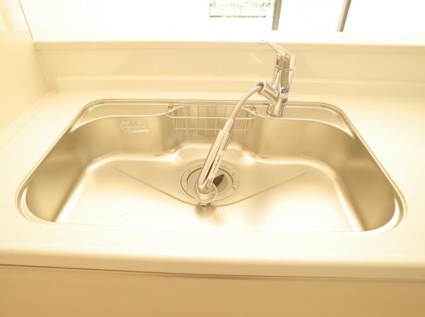 小平市小川東町の新築一戸建のキッチン画像