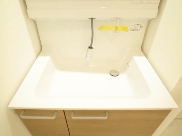 小平市小川東町の新築一戸建の洗面台・洗面所画像