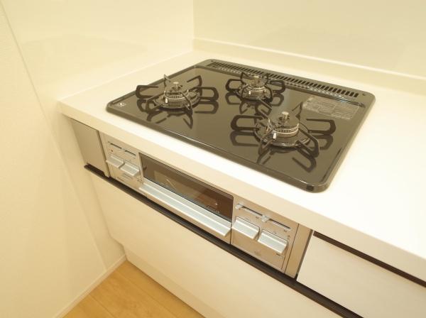 小平市小川東町の新築一戸建のキッチン画像