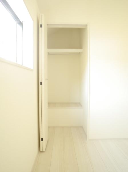 小平市上水本町６丁目の新築一戸建の収納画像