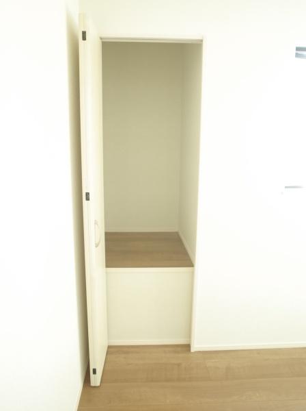 小平市学園西町２丁目の新築一戸建の収納画像