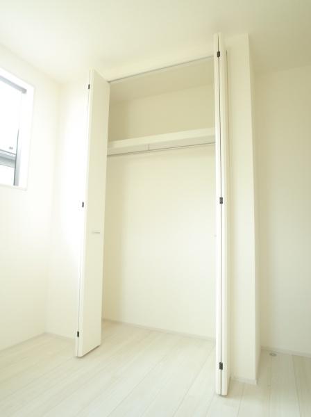 小平市仲町の新築一戸建の収納画像