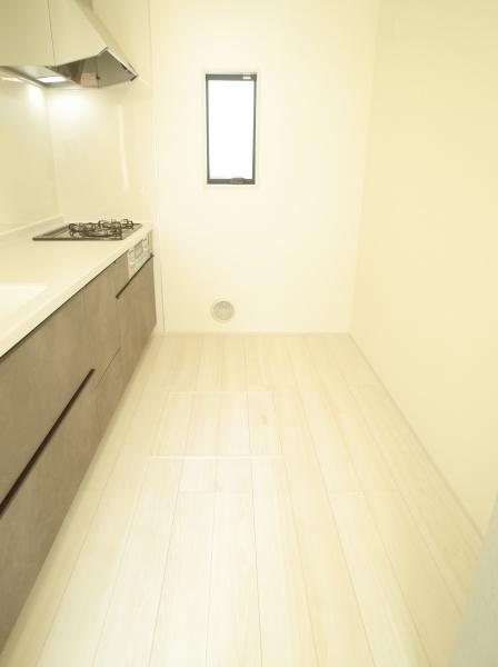 小平市仲町の新築一戸建のキッチン画像