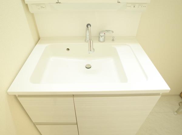 小平市仲町の新築一戸建の洗面台・洗面所画像