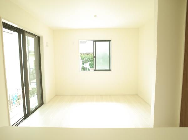 小平市仲町の新築一戸建のリビング画像