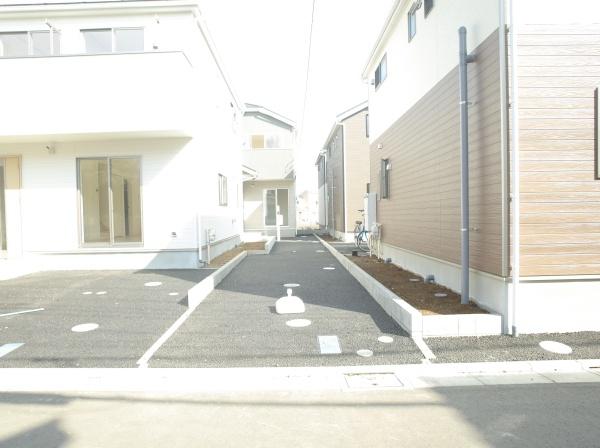小平市上水新町２丁目の新築一戸建の駐車場画像