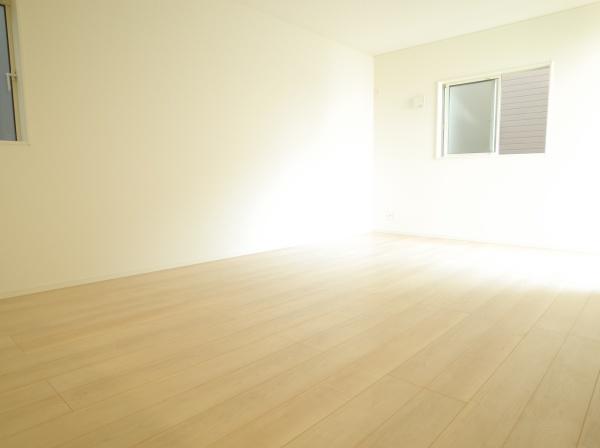小平市上水新町２丁目の新築一戸建のリビング画像
