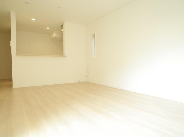 小平市上水新町２丁目の新築一戸建のリビング画像
