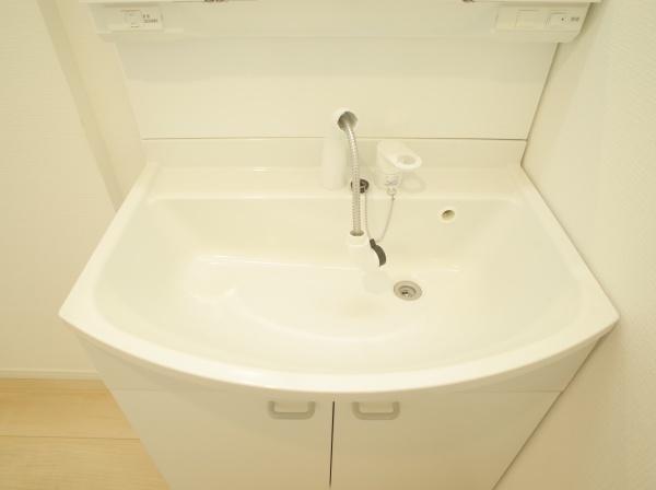 小平市上水新町２丁目の新築一戸建の洗面台・洗面所画像