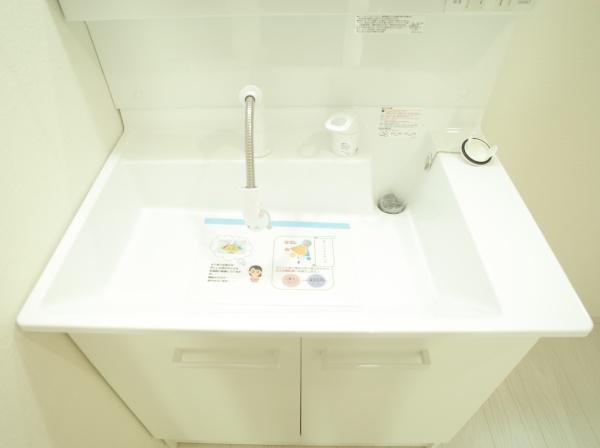 小平市学園西町２丁目の新築一戸建の洗面台・洗面所画像