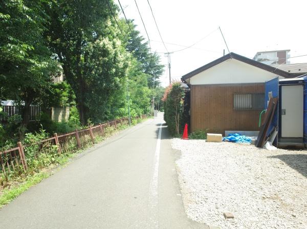 小平市小川西町３丁目の新築一戸建の前面道路含む現地写真画像