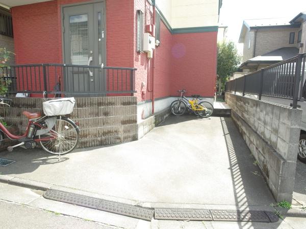 小平市大沼町５丁目の中古一戸建の駐車場画像