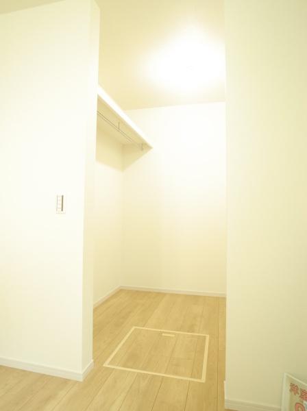 小平市小川西町５丁目の新築一戸建の収納画像