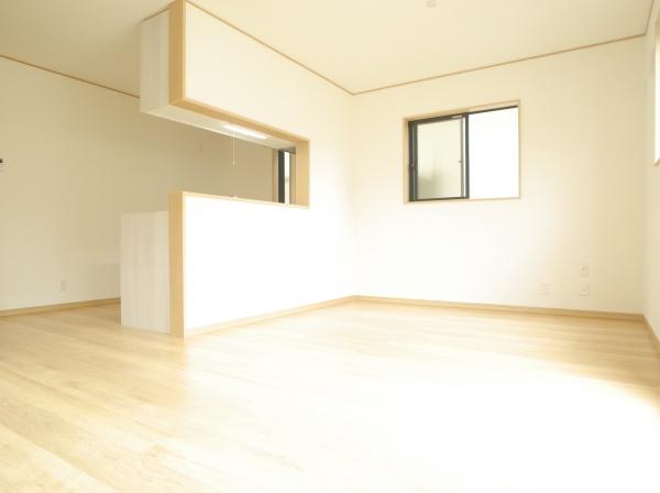 小平市上水新町３丁目の新築一戸建のリビング画像