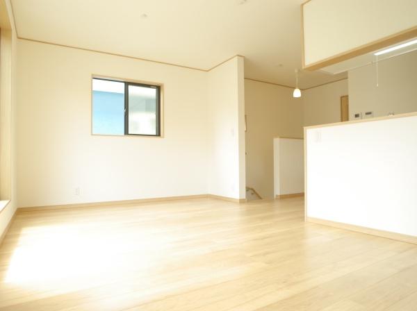 小平市上水新町３丁目の新築一戸建のリビング画像