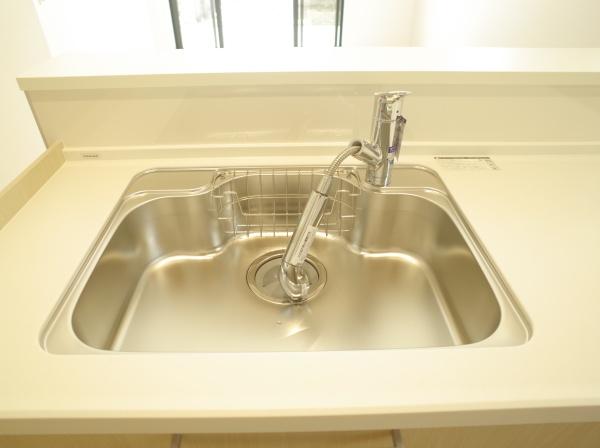 小平市仲町の新築一戸建のキッチン画像
