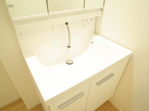 小平市仲町の新築一戸建の洗面台・洗面所画像