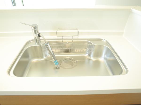 小平市仲町の新築一戸建のキッチン画像