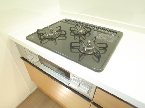 小平市仲町の新築一戸建のキッチン画像