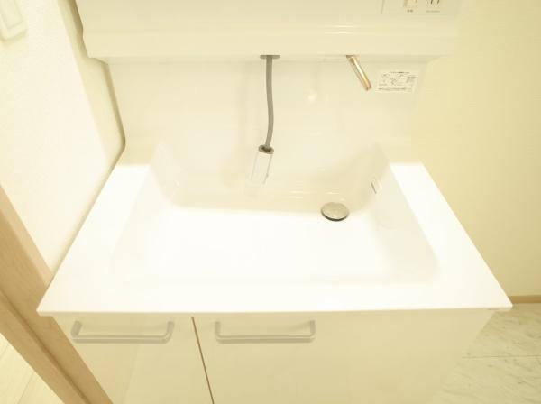 小平市小川西町５丁目の新築一戸建の洗面台・洗面所画像