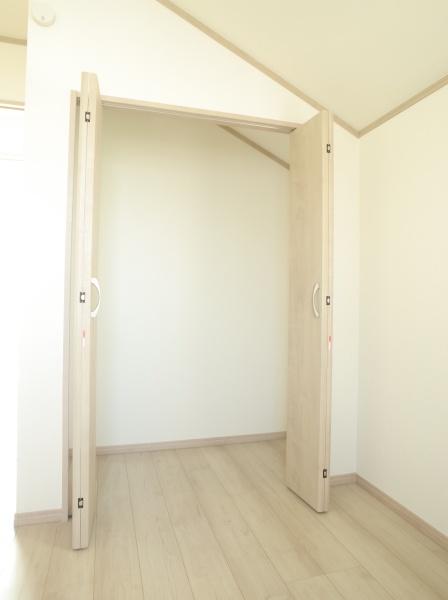 小平市小川西町５丁目の新築一戸建の収納画像