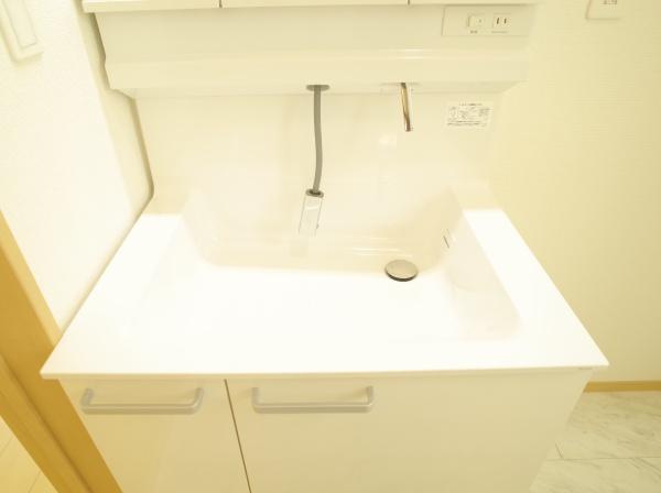 小平市小川西町５丁目の新築一戸建の洗面台・洗面所画像