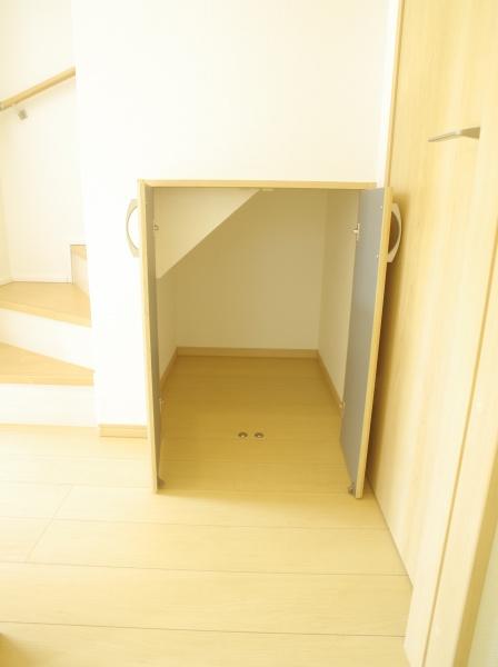 小平市小川西町５丁目の新築一戸建の収納画像