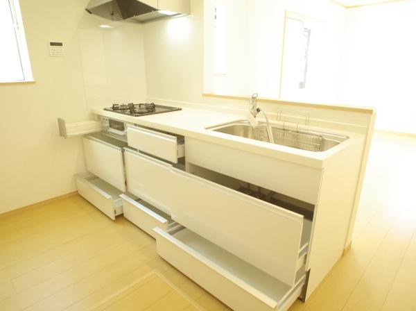 小平市小川西町５丁目の新築一戸建のキッチン画像