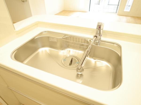 小平市学園西町２丁目の新築一戸建のキッチン画像