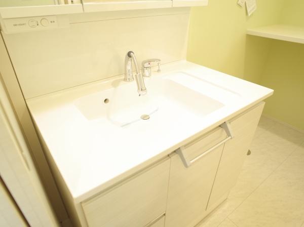 小平市学園西町２丁目の新築一戸建の洗面台・洗面所画像