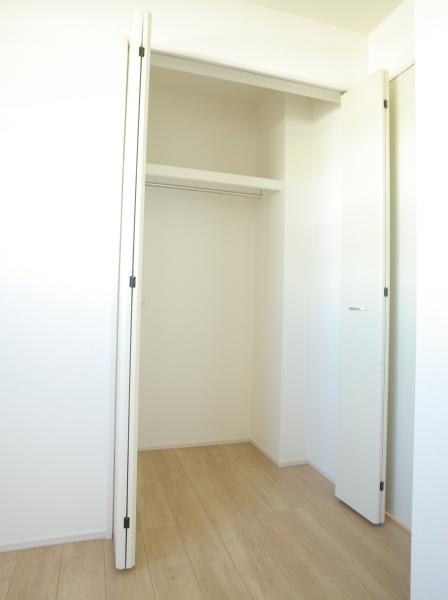 小平市学園西町２丁目の新築一戸建の収納画像