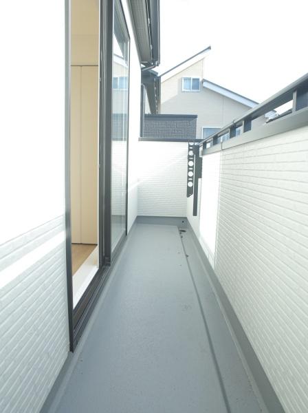 小平市学園西町２丁目の新築一戸建のバルコニー画像