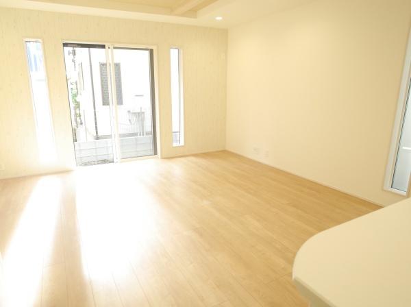 小平市学園西町２丁目の新築一戸建のリビング画像