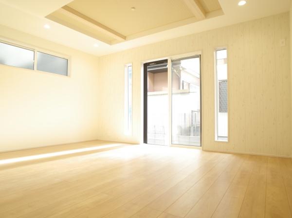 小平市学園西町２丁目の新築一戸建のリビング画像