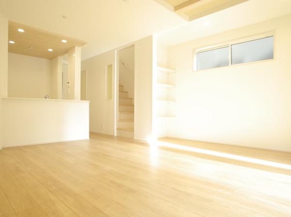 小平市学園西町２丁目の新築一戸建のリビング画像