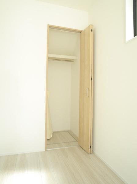 小平市仲町の新築一戸建の収納画像