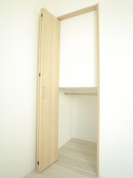 小平市仲町の新築一戸建の収納画像