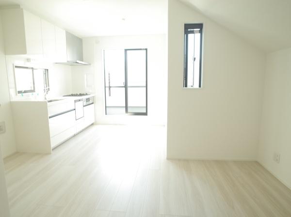 小平市仲町の新築一戸建のリビング画像