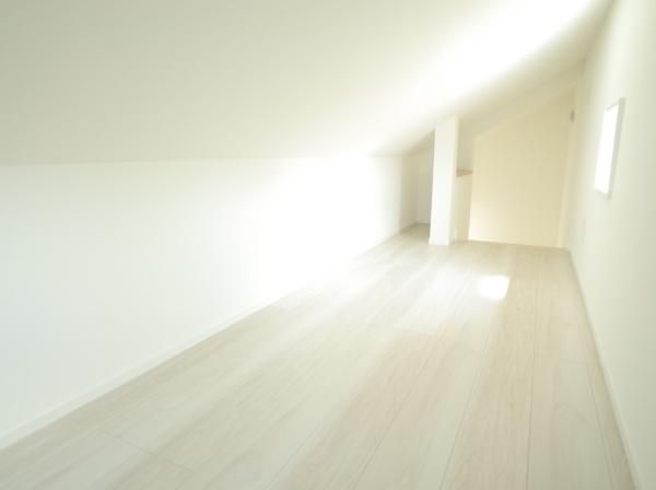 小平市仲町の新築一戸建の収納画像