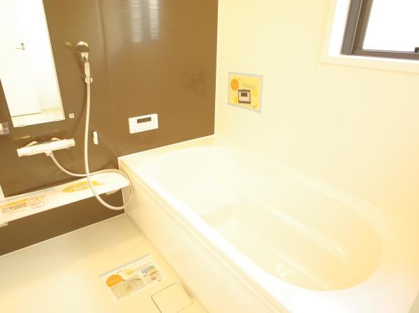 小平市上水新町2丁目の新築一戸建のバス画像