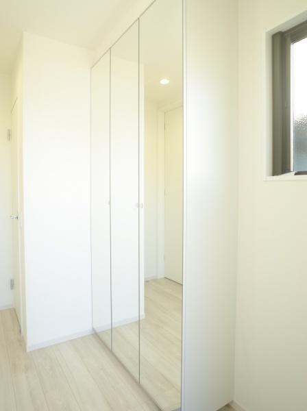 小平市上水新町2丁目の新築一戸建の玄関画像