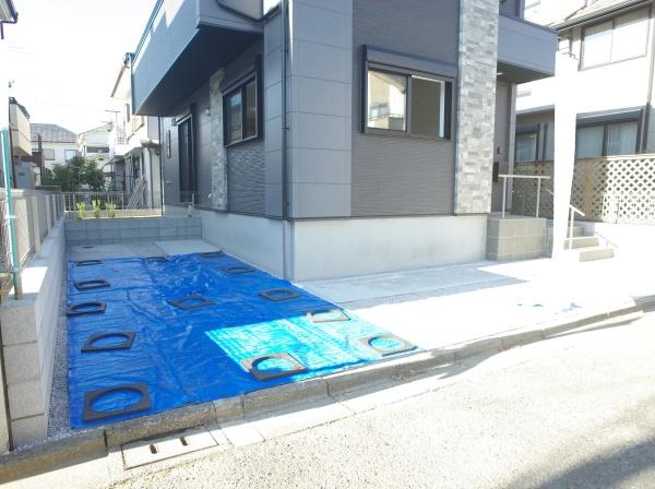 小平市上水新町2丁目の新築一戸建の駐車場画像