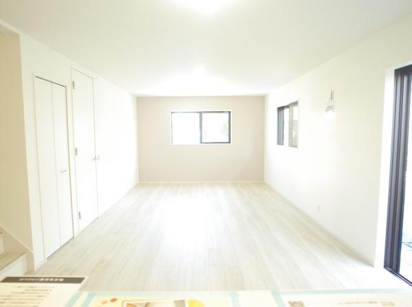 小平市上水新町2丁目の新築一戸建のリビング画像