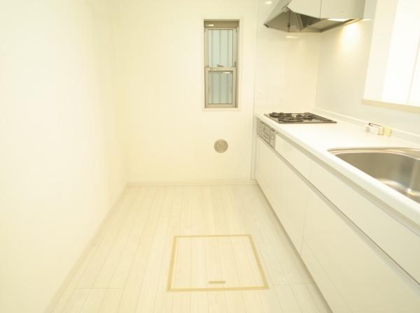 東村山市富士見町2丁目の中古一戸建のキッチン画像