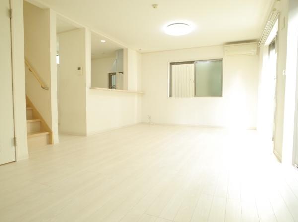 東村山市富士見町2丁目の中古一戸建のリビング画像