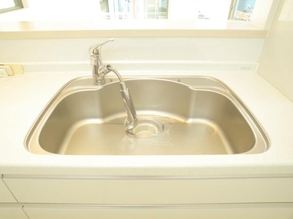 東村山市富士見町2丁目の中古一戸建のキッチン画像