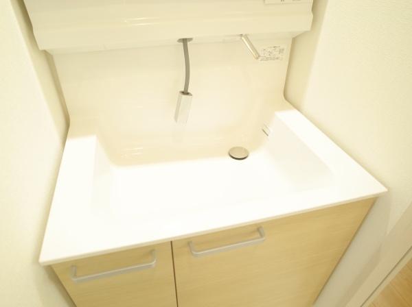 小平市美園町３丁目の新築一戸建の洗面台・洗面所画像