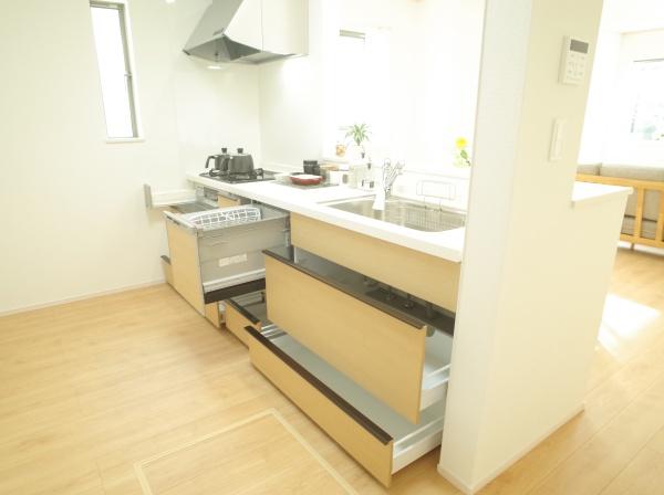 小平市美園町３丁目の新築一戸建のキッチン画像