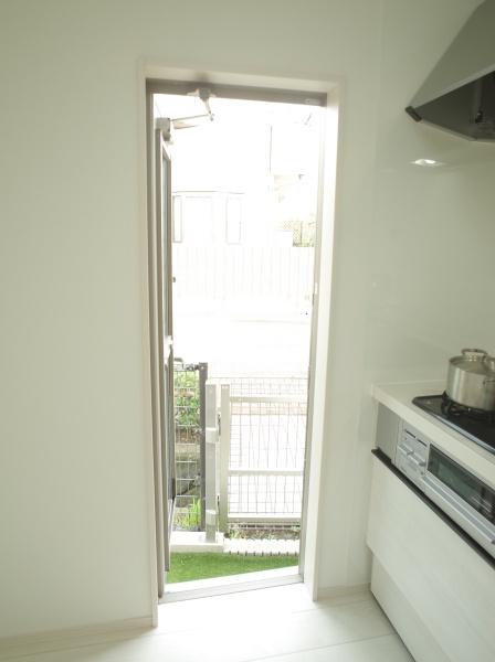 小平市美園町３丁目の新築一戸建のキッチン画像