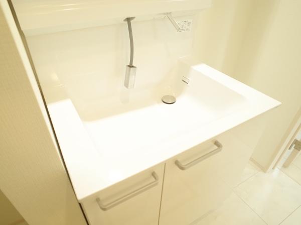 小平市美園町３丁目の新築一戸建の洗面台・洗面所画像